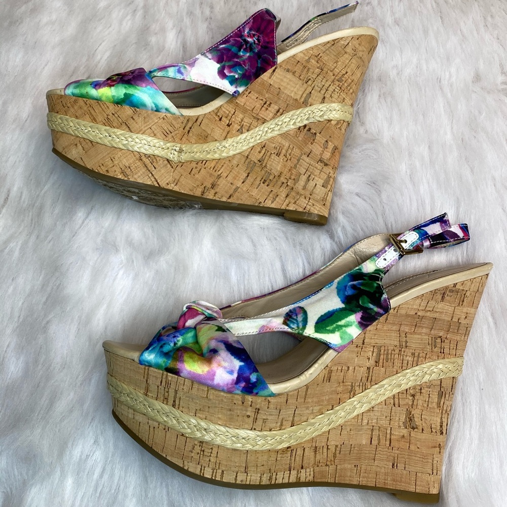 Brand New, Guess Floral Wedges, size 8.5